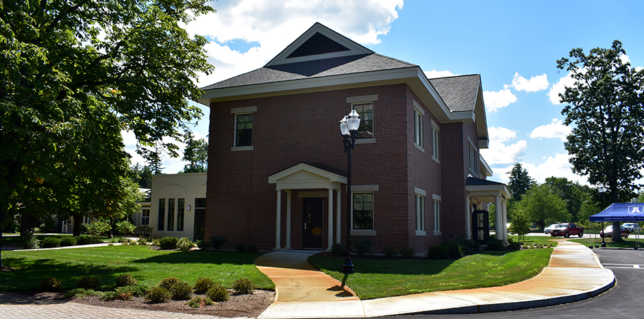 Saint Anselm College Savard Welcome Center - Manchester, NH